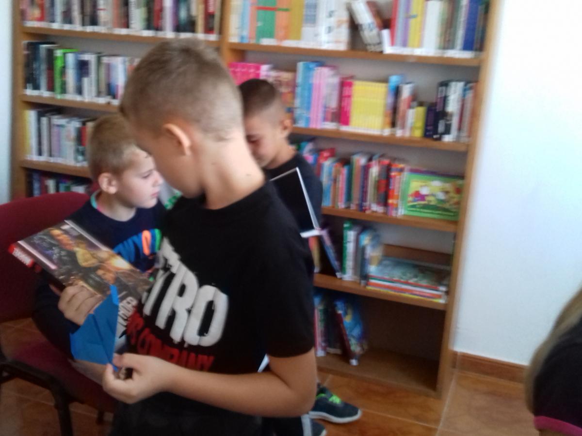 Ura Könyvtár, Információs és Közösségi Hely